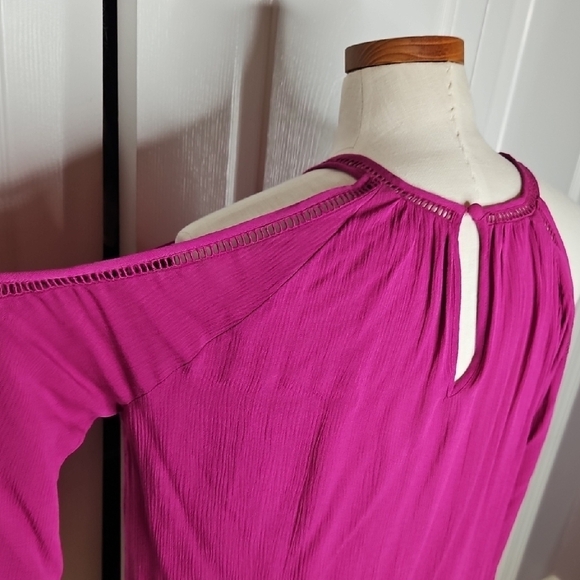 1. State Pink Pleated Cold Shoulder Relaxed Blouse Size M - Picture 6 of 8